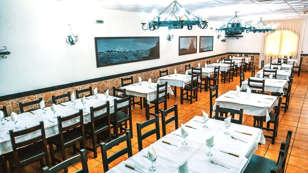 Hotel Restaurante Caracho Corella Buitenkant foto